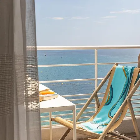 De La - Mahogany Hotel Cassis