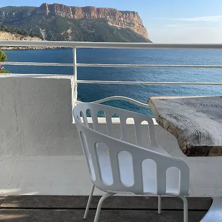 Hotel De La - Mahogany 3*