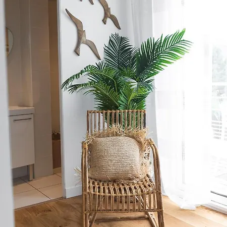 De La - Mahogany Hotel Cassis