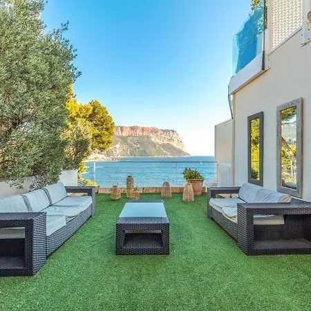 De La - Mahogany Hotel Cassis