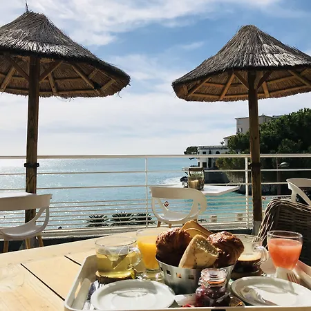 Hotel De La - Mahogany 3*