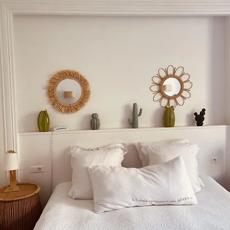 De La - Mahogany Hotel 3*