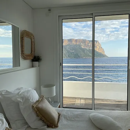 Hotel De La - Mahogany 3*