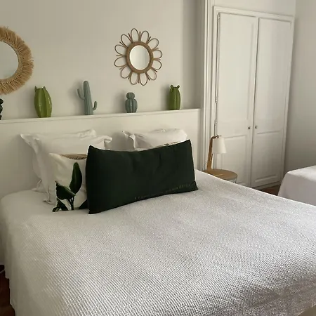 De La - Mahogany Hotel 3*