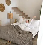De La - Mahogany Hotel 3*