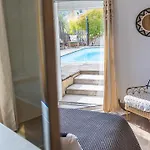فندق De La - Mahogany كاسيس