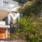 De La - Mahogany Hotel Cassis
