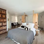 De La - Mahogany Hotel Cassis