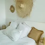 فندق De La - Mahogany 3*