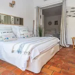 De La - Mahogany Hotel Cassis