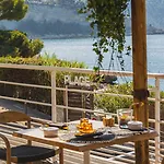 De La - Mahogany Hotel Cassis