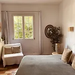 فندق De La - Mahogany 3*