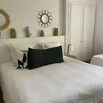 De La - Mahogany Hotel 3*