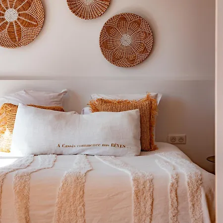 De La - Mahogany Hotel 3*