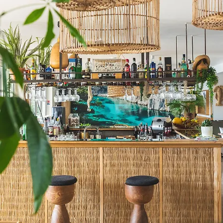 De La - Mahogany מלון קסיס