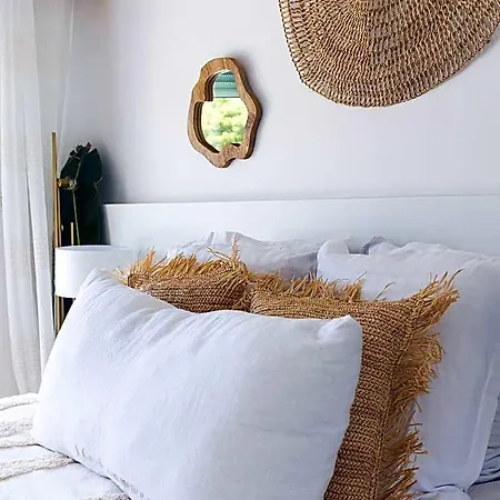 Hotel De La - Mahogany 3*