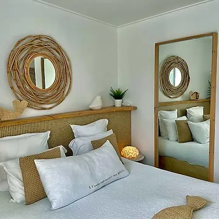 De La - Mahogany Hotel Cassis