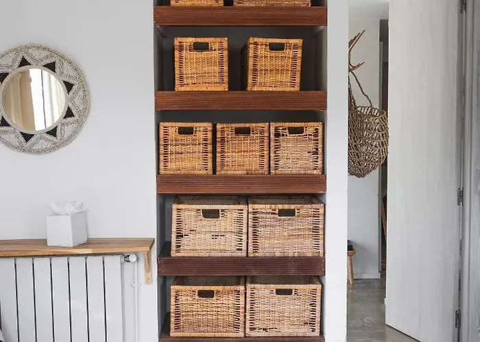 De La - Mahogany Hotel 3*